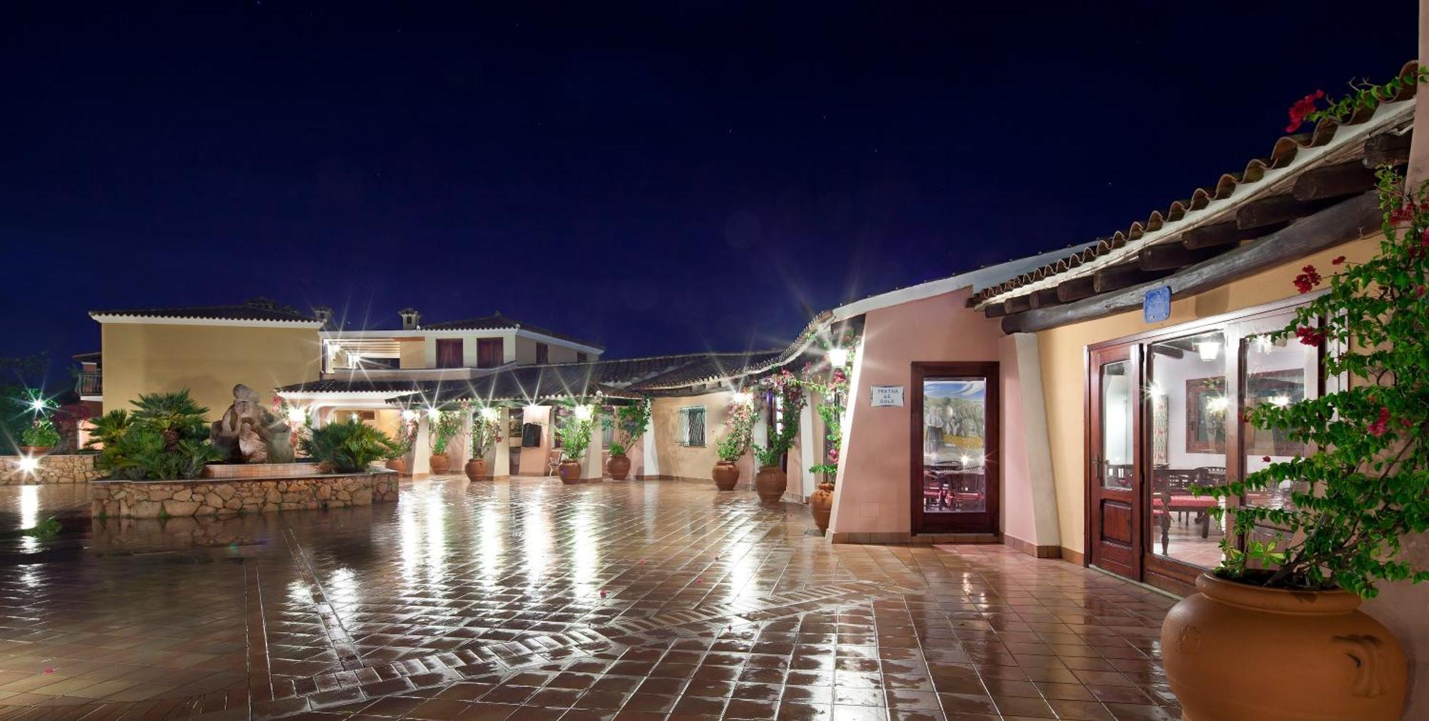 I Giardini Di Cala Ginepro Hotel Resort Cala Liberotto Exterior photo